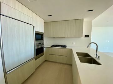 Departamento en venta, en la torre mas exclusiva de Puerto Cancun, SLS HARBOUR, con vistas inigualables