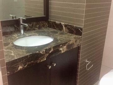 MODERNO DEPARTAMENTO 3 DORMITORIOS CON  JARDIN - PRIMER PISO- SURCO