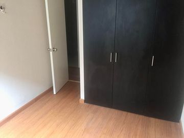 MODERNO DEPARTAMENTO 3 DORMITORIOS CON  JARDIN - PRIMER PISO- SURCO