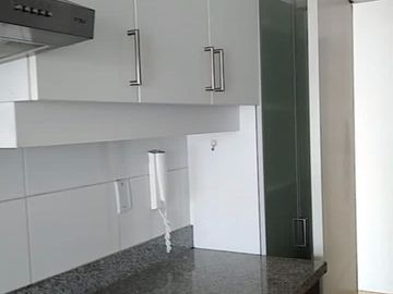 MODERNO DEPARTAMENTO 3 DORMITORIOS CON  JARDIN - PRIMER PISO- SURCO