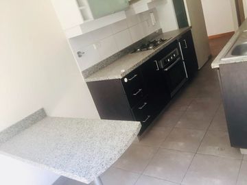MODERNO DEPARTAMENTO 3 DORMITORIOS CON  JARDIN - PRIMER PISO- SURCO