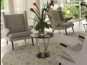 MODERNO DEPARTAMENTO 3 DORMITORIOS CON  JARDIN - PRIMER PISO- SURCO