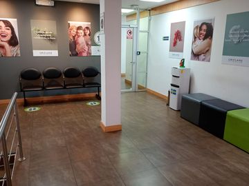 ¡OPORTUNIDAD ÚNICA EN URDESA! Local Comercial de Lujo con 8 Parqueos (Venta/Alquiler)