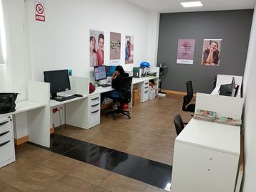 ¡OPORTUNIDAD ÚNICA EN URDESA! Local Comercial de Lujo con 8 Parqueos (Venta/Alquiler)