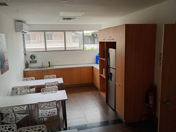 ¡OPORTUNIDAD ÚNICA EN URDESA! Local Comercial de Lujo con 8 Parqueos (Venta/Alquiler)