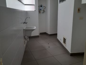 OPORTUNIDAD MUY CENTRICO CERCA A TODO