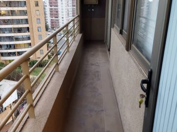Se Vende excelente depto. Amoblado,condominio Altos de Castilla Gomez Carreño, viña