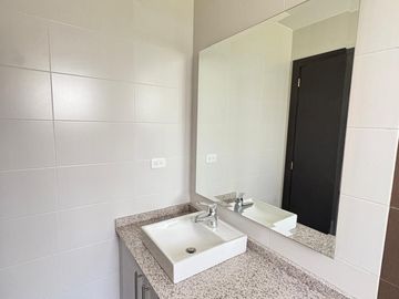 VENDO / ARRIENDO LINDA CASA EN CONJUNTO CUMBAYA