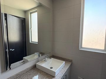 VENDO / ARRIENDO LINDA CASA EN CONJUNTO CUMBAYA