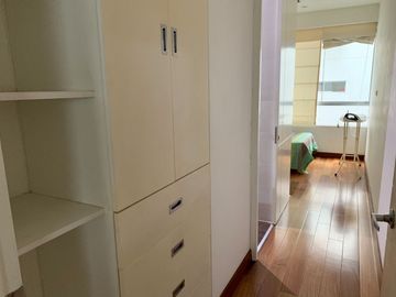 VENTA DPTO EN AV LA PAZ, MIRAFLORES, 2 DORMITORIOS