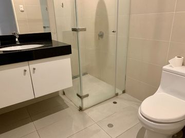 VENTA DPTO EN AV LA PAZ, MIRAFLORES, 2 DORMITORIOS