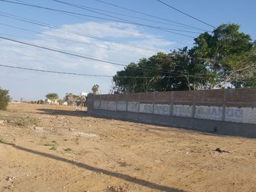 VENTA DE AMPLIO TERRENO A FILO DE PISTA CARRETERA PIMENTEL