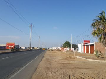 VENTA DE AMPLIO TERRENO A FILO DE PISTA CARRETERA PIMENTEL