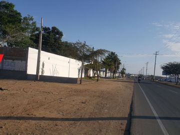 VENTA DE AMPLIO TERRENO A FILO DE PISTA CARRETERA PIMENTEL