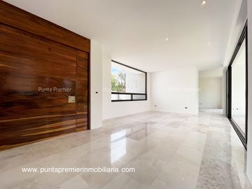 CASA DE LUJO EN VENTA NUEVA EN ZAPOPAN MONRAZ, CERCA LOMAS DEL VALLE