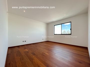 CASA DE LUJO EN VENTA NUEVA EN ZAPOPAN MONRAZ, CERCA LOMAS DEL VALLE
