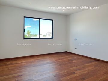 CASA DE LUJO EN VENTA NUEVA EN ZAPOPAN MONRAZ, CERCA LOMAS DEL VALLE