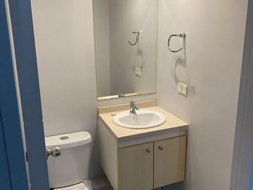 Imperdible vista de Santiago Centro, SE VENDE LOFT a pasos Metro Parque Almagro
