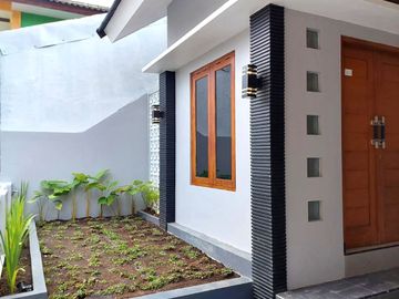 Rumah Asri dan Rapi di Perumahan Griya Taman Asri