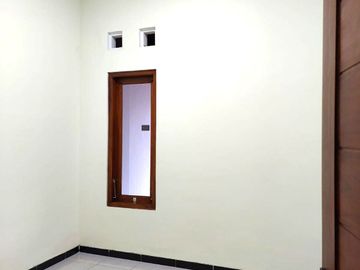 Rumah Asri dan Rapi di Perumahan Griya Taman Asri