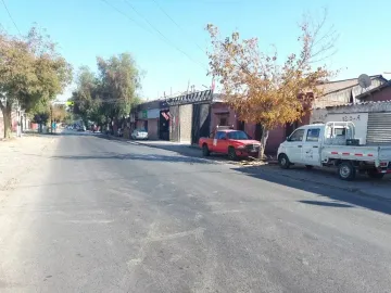 Gran Propiedad Comercial Con 3 Locales Y Gran Terreno