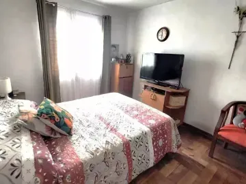 Gran Propiedad Esquina, Con Excelente Ubicación (rebajado)