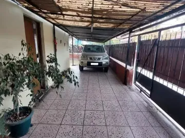 Gran Propiedad Esquina, Con Excelente Ubicación (rebajado)