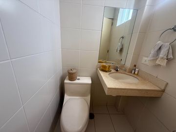 Vendo Exclusivo Dúplex con Piscina y Área de Parrilla en Valle Hermoso!!