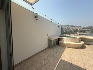 Vendo Exclusivo Dúplex con Piscina y Área de Parrilla en Valle Hermoso!!