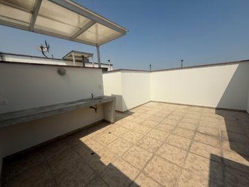Vendo Exclusivo Dúplex con Piscina y Área de Parrilla en Valle Hermoso!!