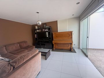 Vendo Exclusivo Dúplex con Piscina y Área de Parrilla en Valle Hermoso!!