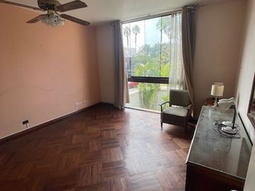 VENTA DE LINDA CASA 5 DORM. OFICINA/ESTUDIO, SALA ESTAR, 3 COCHERAS, CERCA AV. PEZET EN MAGDALENA DEL MAR