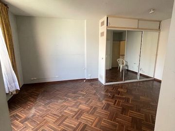 VENTA DE LINDA CASA 5 DORM. OFICINA/ESTUDIO, SALA ESTAR, 3 COCHERAS, CERCA AV. PEZET EN MAGDALENA DEL MAR