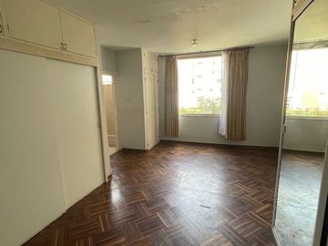 VENTA DE LINDA CASA 5 DORM. OFICINA/ESTUDIO, SALA ESTAR, 3 COCHERAS, CERCA AV. PEZET EN MAGDALENA DEL MAR