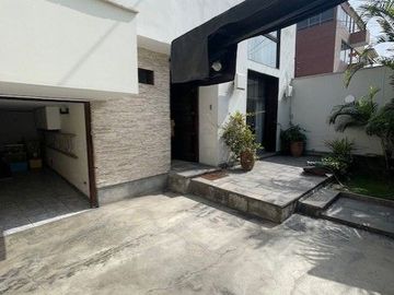 VENTA DE LINDA CASA 5 DORM. OFICINA/ESTUDIO, SALA ESTAR, 3 COCHERAS, CERCA AV. PEZET EN MAGDALENA DEL MAR