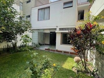 VENTA DE LINDA CASA 5 DORM. OFICINA/ESTUDIO, SALA ESTAR, 3 COCHERAS, CERCA AV. PEZET EN MAGDALENA DEL MAR