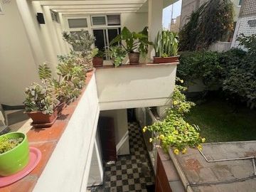 VENTA DE LINDA CASA 5 DORM. OFICINA/ESTUDIO, SALA ESTAR, 3 COCHERAS, CERCA AV. PEZET EN MAGDALENA DEL MAR