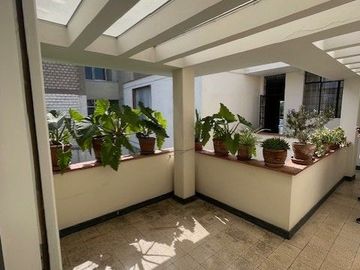 VENTA DE LINDA CASA 5 DORM. OFICINA/ESTUDIO, SALA ESTAR, 3 COCHERAS, CERCA AV. PEZET EN MAGDALENA DEL MAR