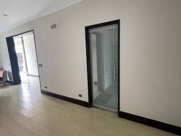 VENTA DE LINDA CASA 5 DORM. OFICINA/ESTUDIO, SALA ESTAR, 3 COCHERAS, CERCA AV. PEZET EN MAGDALENA DEL MAR