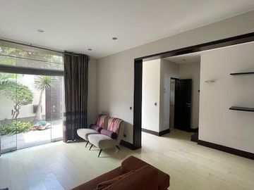 VENTA DE LINDA CASA 5 DORM. OFICINA/ESTUDIO, SALA ESTAR, 3 COCHERAS, CERCA AV. PEZET EN MAGDALENA DEL MAR