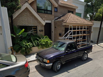 Bonita Casa en Remate en San Pedro Garza García Nuevo León