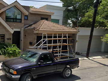Bonita Casa en Remate en San Pedro Garza García Nuevo León