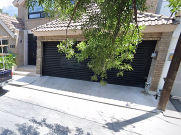 Bonita Casa en Remate en San Pedro Garza García Nuevo León