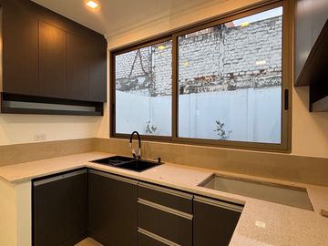 Casa en venta en Loja sector PROURVI