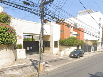 Casa en remate. Av. Toluca, Olivar de los Padres, Álvaro Obregón, CDMX.