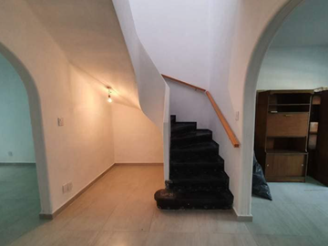 Casa en remate. Av. Toluca, Olivar de los Padres, Álvaro Obregón, CDMX.
