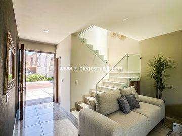 Casa en VENTA en Altos del Marques (Lomas del Marques)