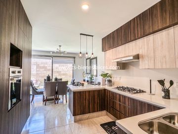 Casa en VENTA en Altos del Marques (Lomas del Marques)