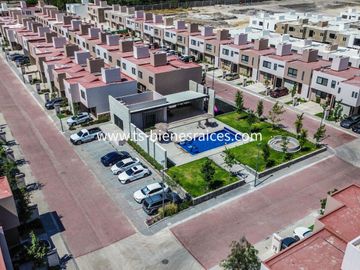 Casa en VENTA en Altos del Marques (Lomas del Marques)