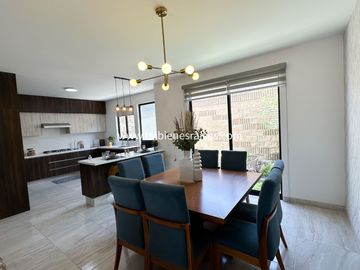 Altos del Marqués Casa Nueva en VENTA